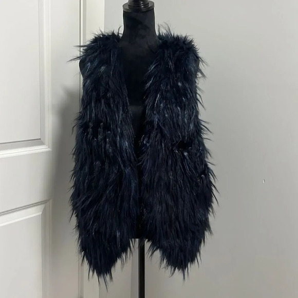 Skies Are Blue Jackets & Blazers - SKIES ARE BLUE || women’s blue faux fur vest size Medium